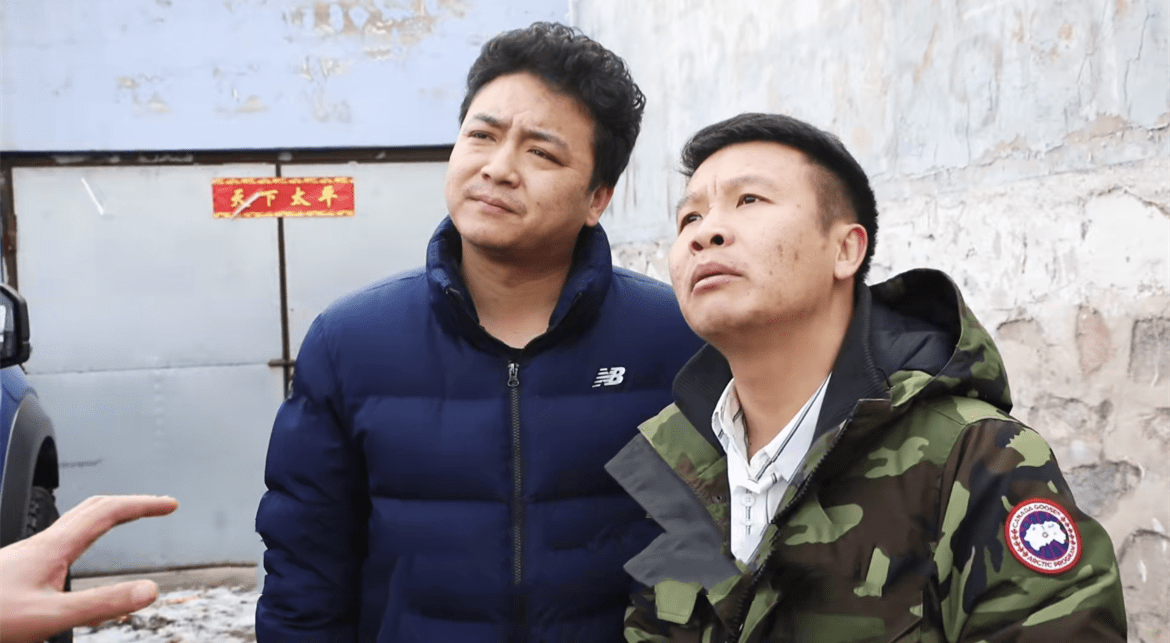 演员张浩被曝是社会人,本人开直播辟谣,透露自己职位相当于副处_四平