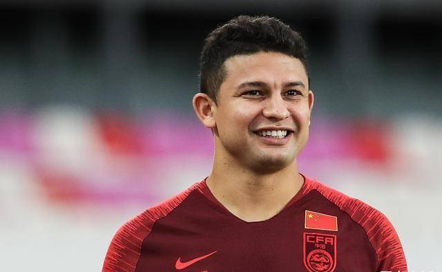 艾克森落选国足原因曝光,惹怒扬科维奇,求情也没用_归化_球员_态度