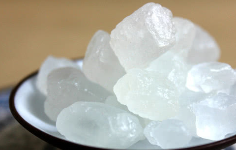 冰糖里的这根白线,不是卫生不合格,而是"故意"放的