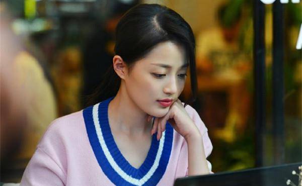 作为一名演员,她出演过的电视剧还是很多的,代表作有《来自海洋的你》
