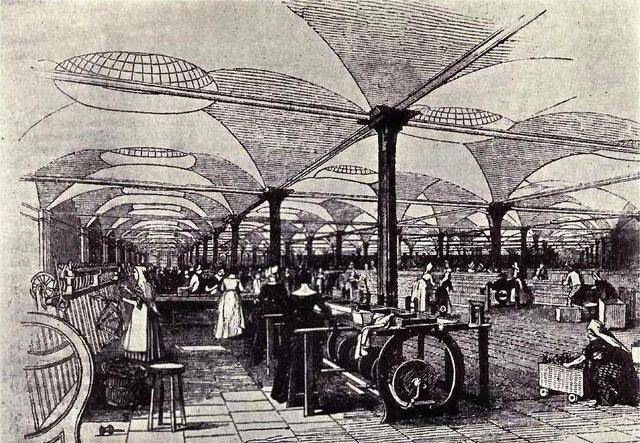 纺织机器和纺织工厂的出现给英国的纺织产业带来了怎样的效益?