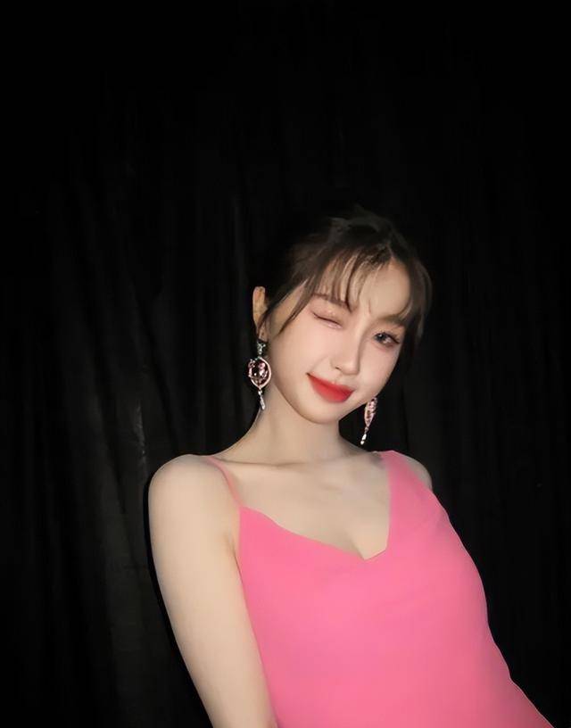 这一次,酥胸翘臀的虞书欣,"丢光了"自己的体面_宣传_电影_活动