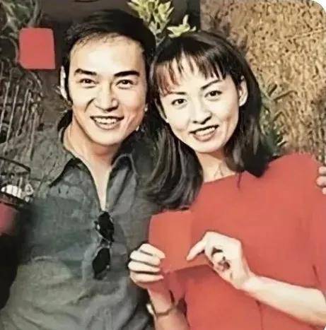 古裝美男焦恩俊一生情路坎坷,被兩任妻子拋棄,淨身出