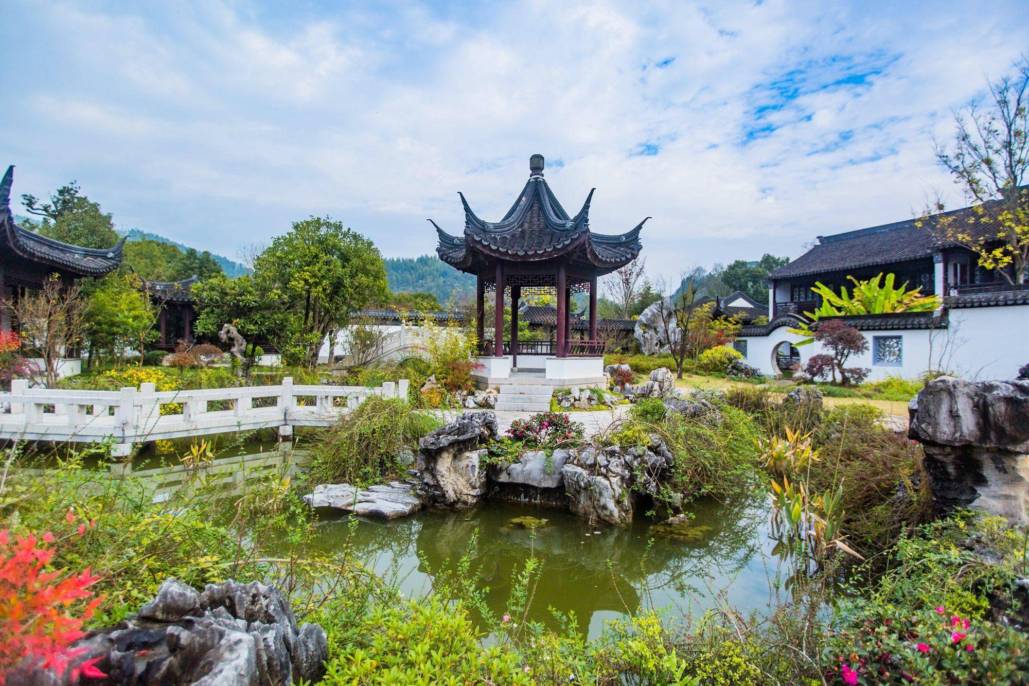 原创            遂昌关雎文化园，粉墙黛瓦，庭院深深，拍摄古风照的好去处-遂昌关雎小镇