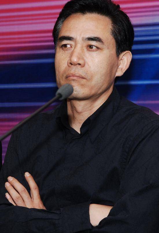 66岁的"国家一级演员"陈宝国,究竟是因为什么息影退圈的?