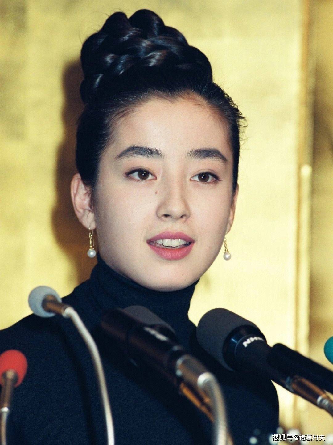 宫泽理惠写真赏:日系传奇女神!从模特到影后!_身材_魅力_才华