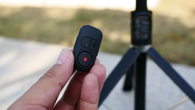 带稳定器的防抖自拍杆,支持AI人脸追踪:奥川M2 PRO体验