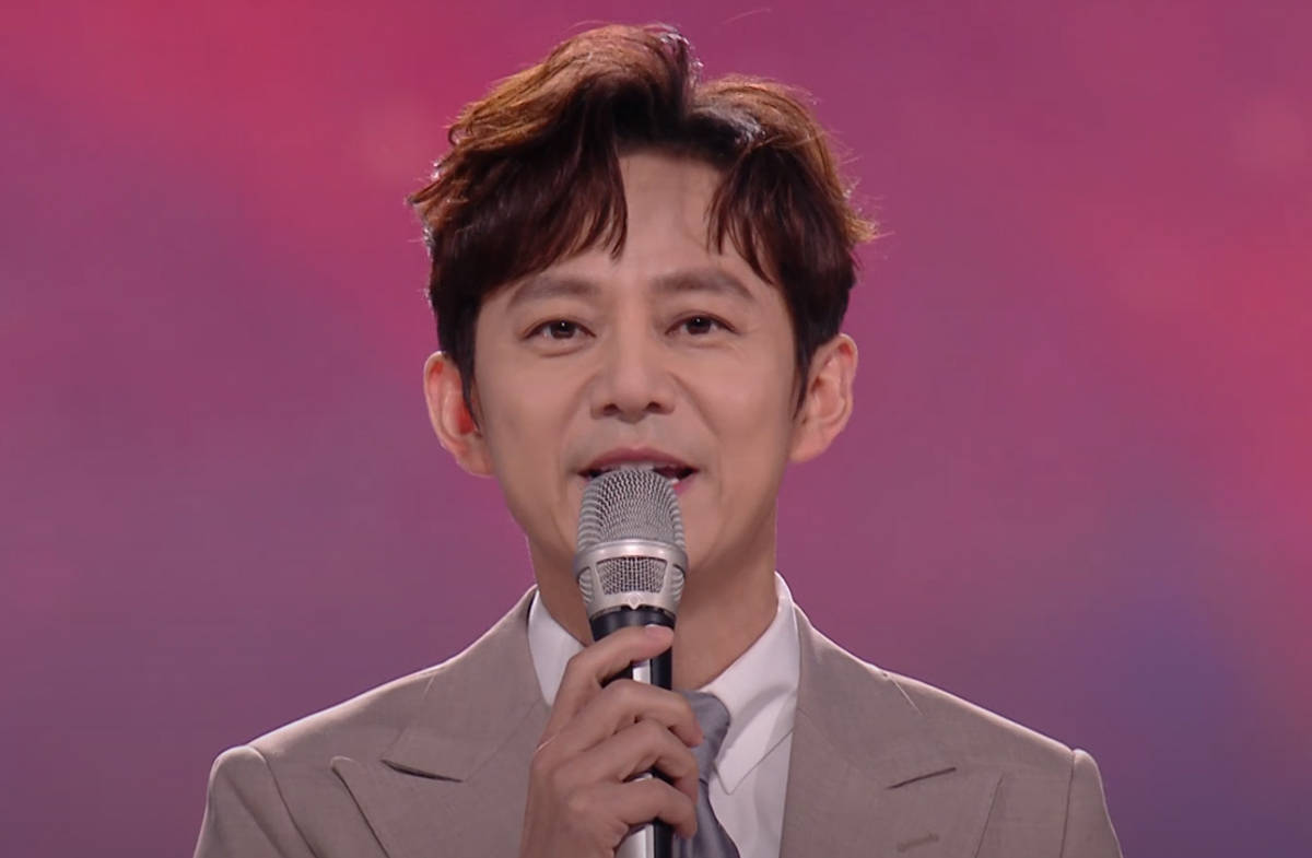 周笔畅吴青峰稳如cd,蔡健雅走音,时代少年团压轴_舞台_晚会_何炅