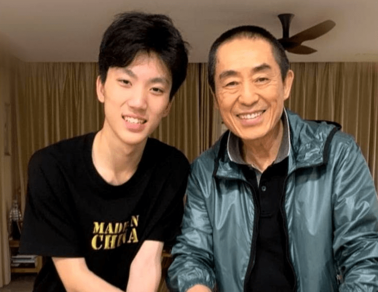 杨洋?王一博文盲?张艺谋儿子出道?程潇?_工作_剧本_因为