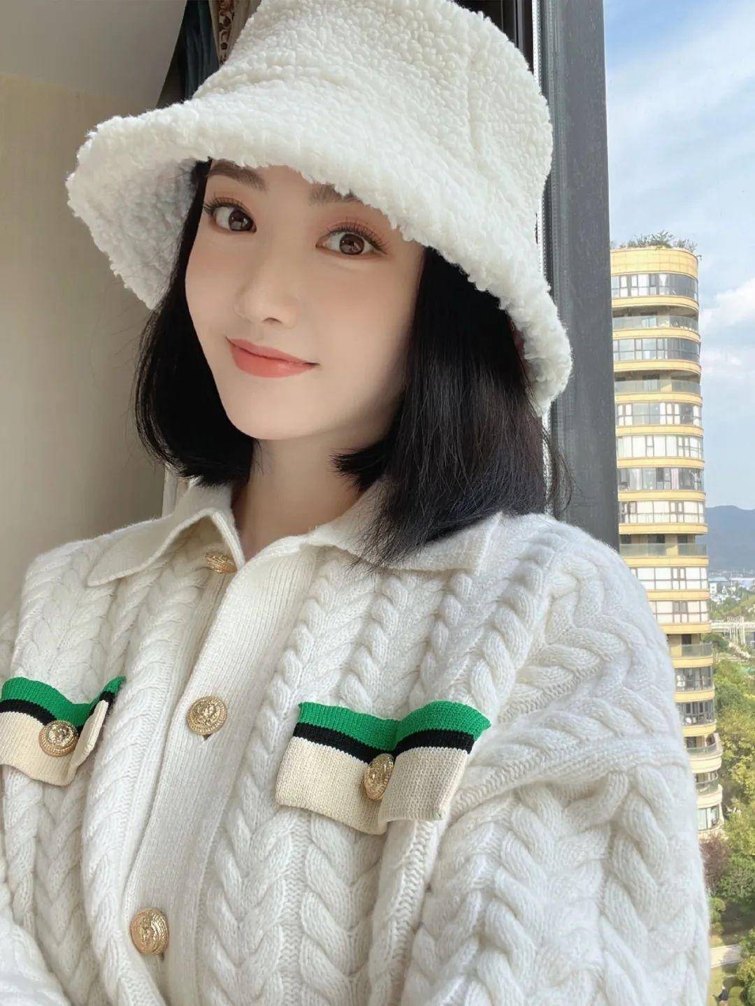 迪丽热巴被人拿捏?景甜擦边广告?汪涵街头卖艺?