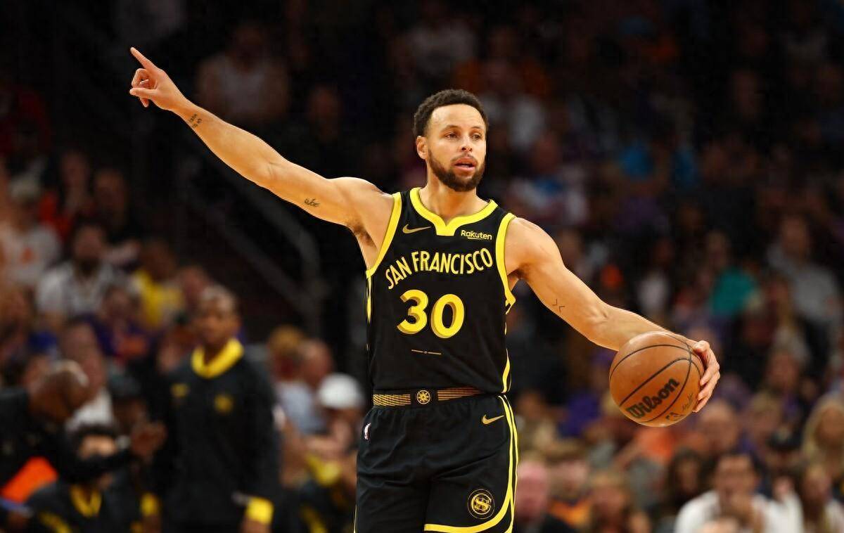 库里职业生涯三分命中总数突破3500球 水花兄弟合砍61分 勇士擒篮网