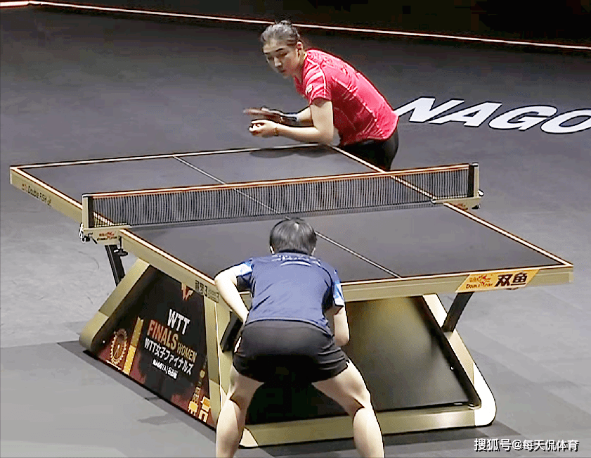 孙颖莎vs陈梦:再度交手,争议球成转折点,孙颖莎4-1晋级决赛!