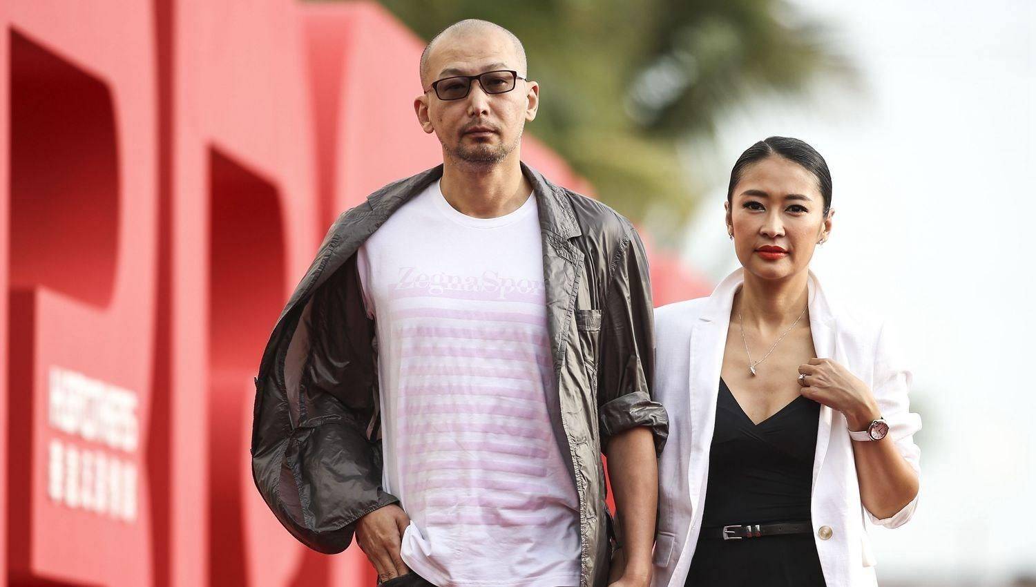 24岁做导演,一手发掘了黄渤,独宠女明星5年,转身娶了她闺蜜_管虎_梁静