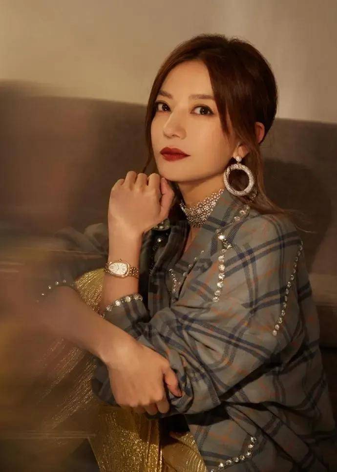 女子凉了,这个野心炸裂的女子,到底是因为什么彻底翻了车?