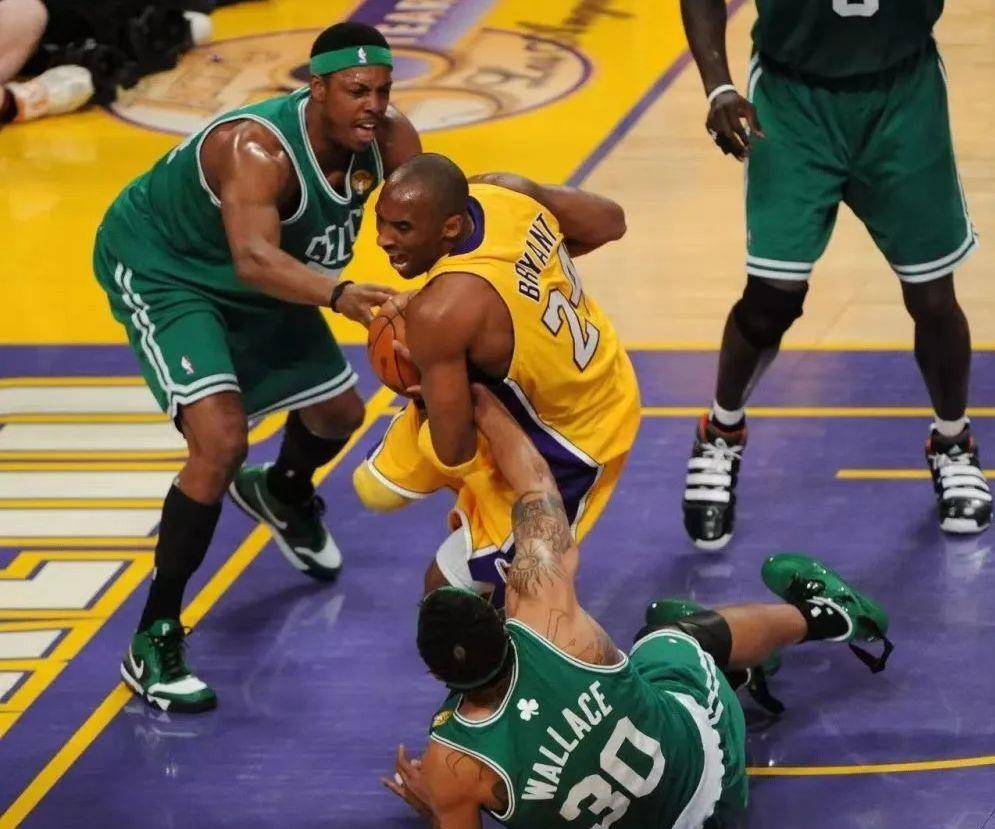 你记得2008年的科比vs凯尔特人,湖人大战绿衫军三巨头,4-2出局