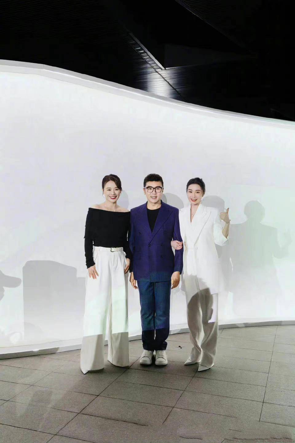 马思纯身高之谜:开拔马思纯欧豪的小秘密,为什么分手后判若两人_网友