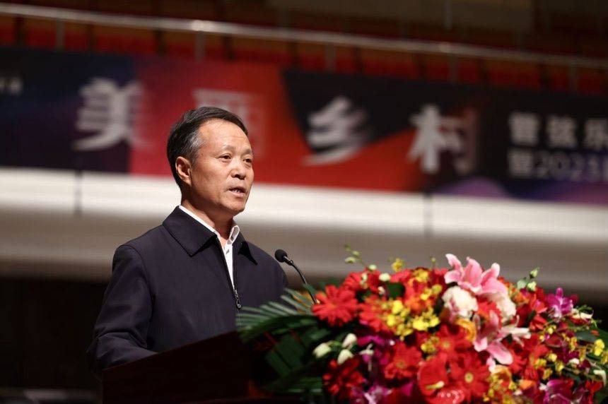 西安音乐学院党委书记张立杰表示:希望专家学者和作曲家们相聚盛会,共