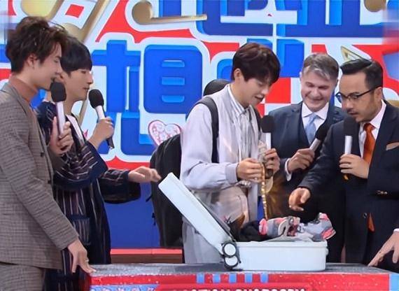 "牵手成功"魏大勋:情断杨幂与秦岚同游海南,揩油李沁被何炅力捧_马苏