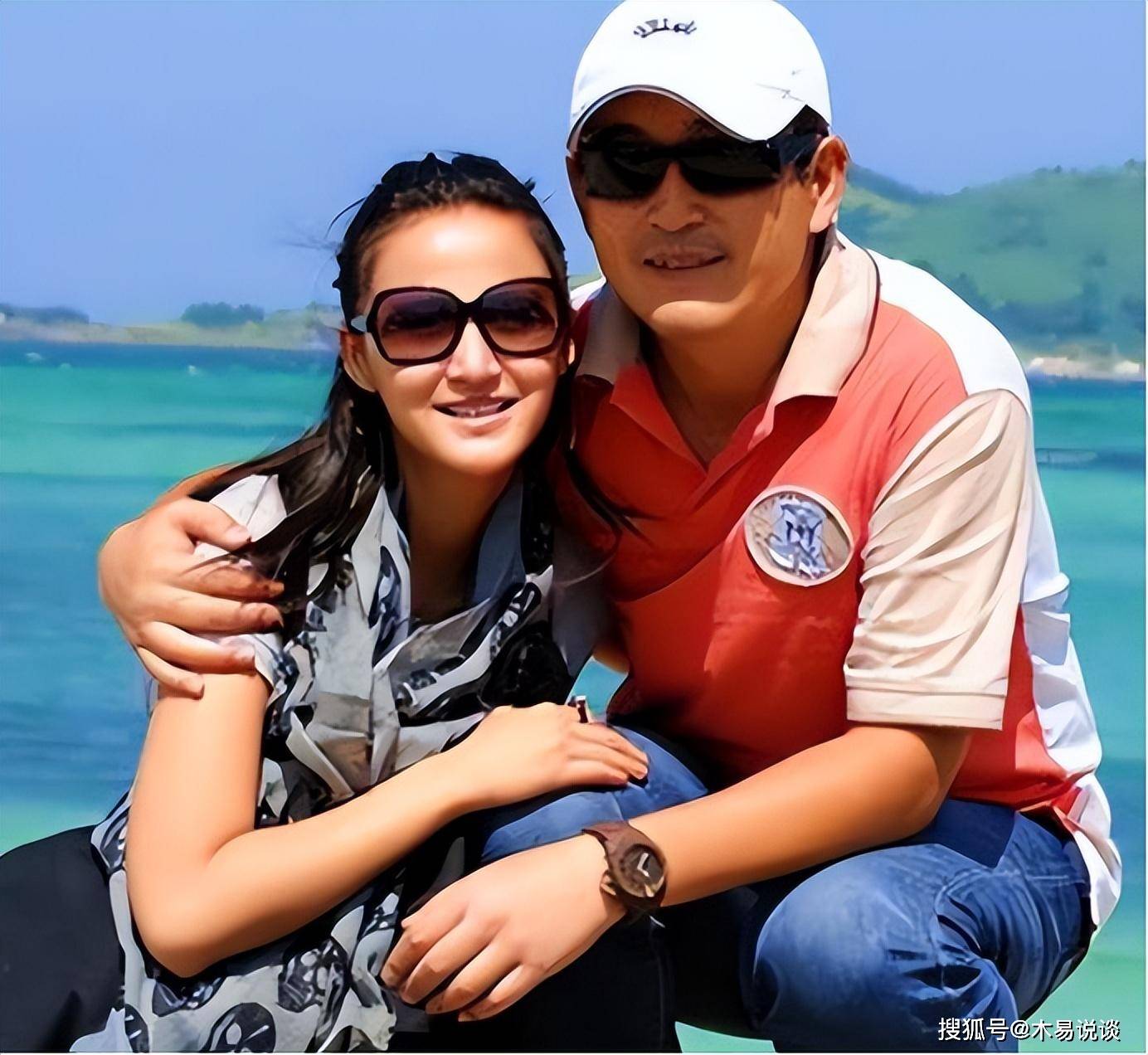 与张歆艺恋爱7年惨被抛弃,与小15岁女友闪婚_王志飞_李健_感情
