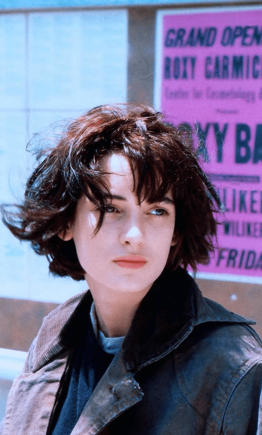 薇诺娜瑞德写真大赏:好莱坞的身材神话,完美比例的魅力典范_曲线_线条