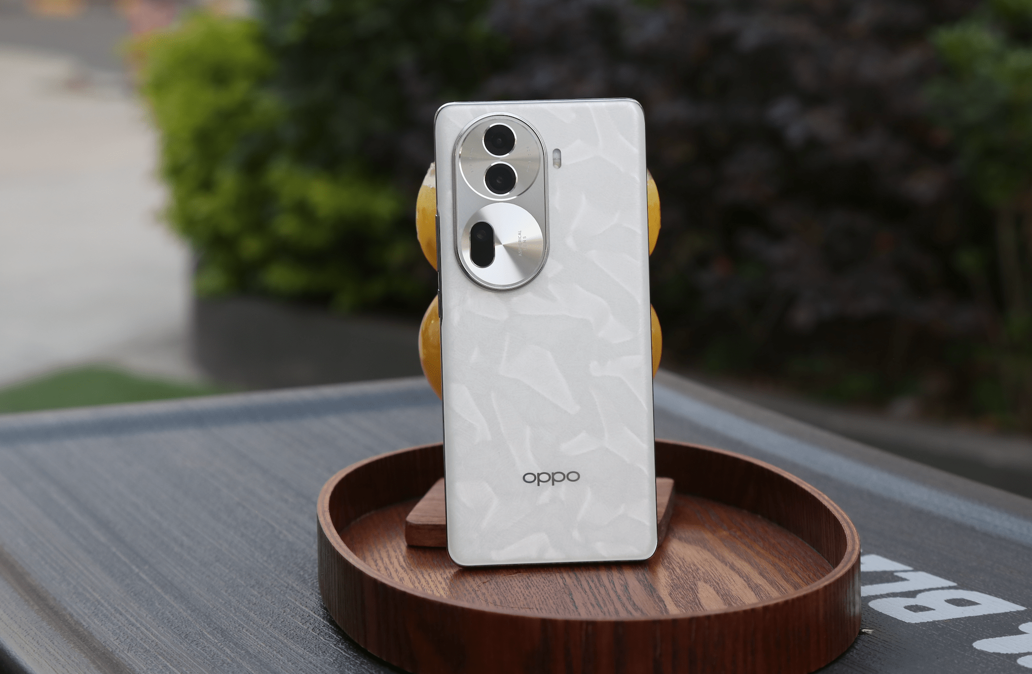 直板折叠都轻薄,oppo两款产品体验全能,2399元起就有单反级人像_reno