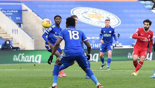 伯明翰目前取得七胜五平九负的成绩,排名英冠联赛16的位置,球队的主场