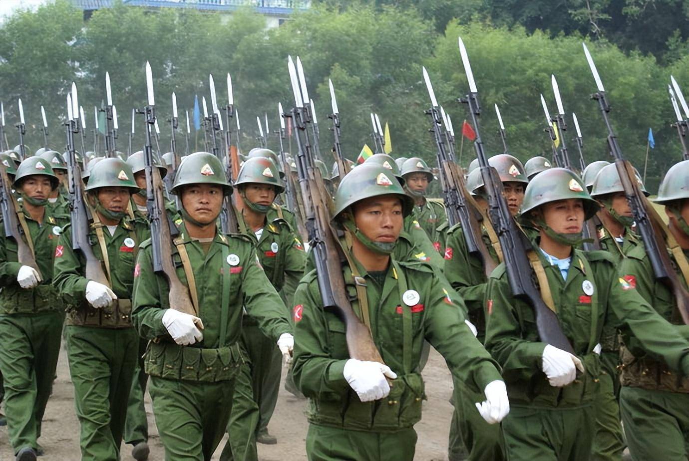 缅军准将惨死丛林,果敢军点杀百余人,敏感时刻缅甸高层抵达中国_旅长_