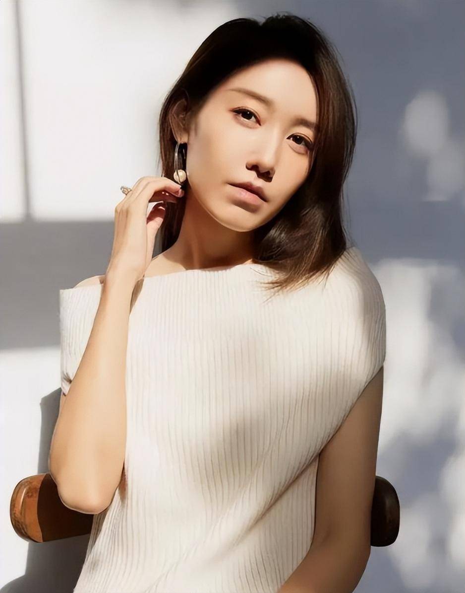 高露:长得像高圆圆,别的女演员无戏可拍,她却爆款一部接一部_角色