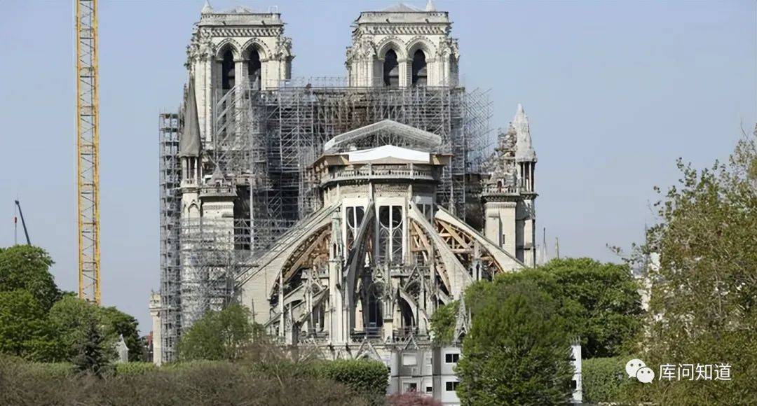 遭大火摧毁4年多后,巴黎圣母院塔尖重装全新公鸡风向标_法国_文化