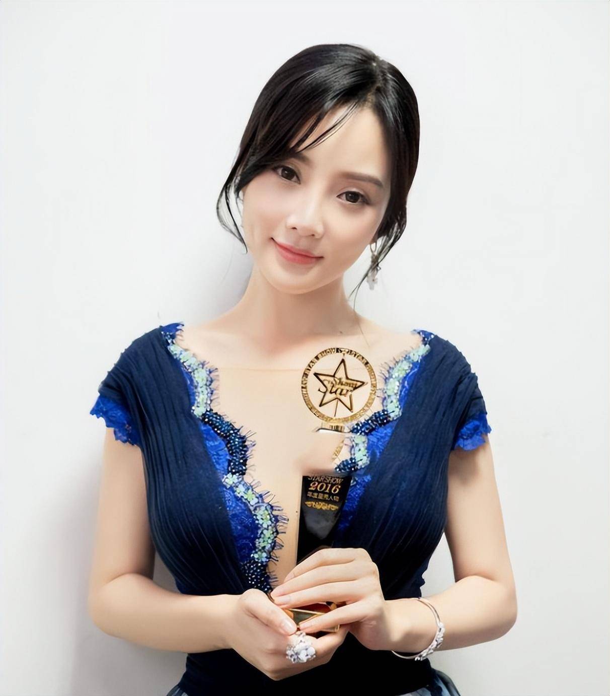 "天之骄女"李小璐:同时雇3个保姆伺候,无戏可拍她钱从哪里来_生活