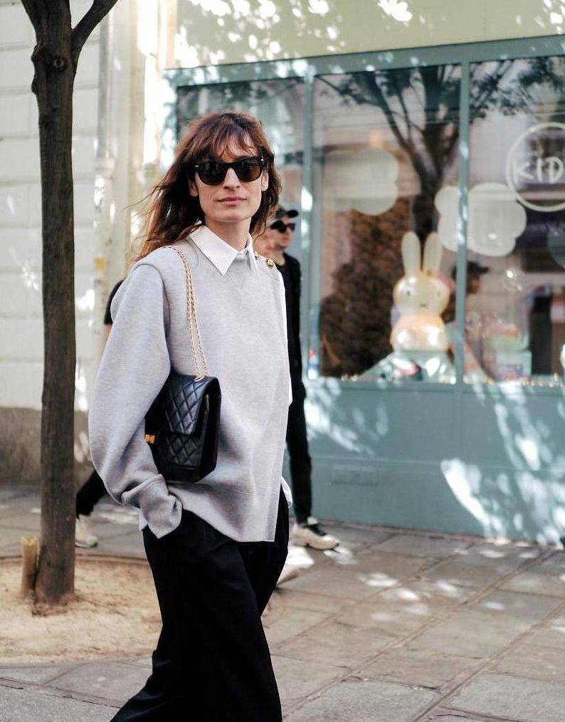 冬季极简风穿搭示范,黑白灰色系又耐看又时髦,怎么穿都不出错_黑色