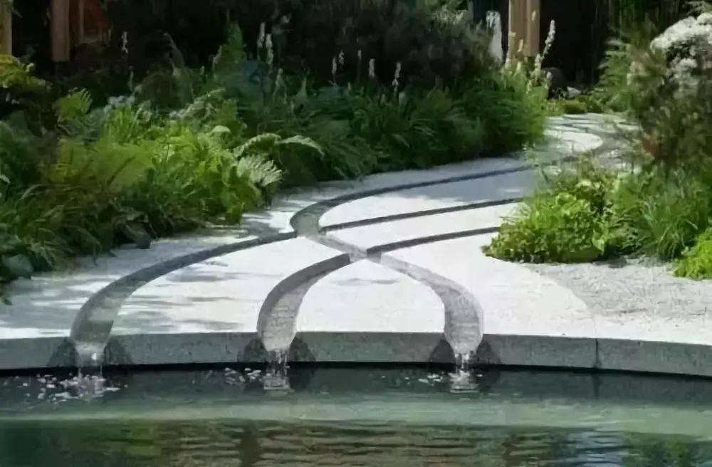 别墅庭院|积水排水的类型有哪些?排水沟怎么设计?_洼地_雨水_花园