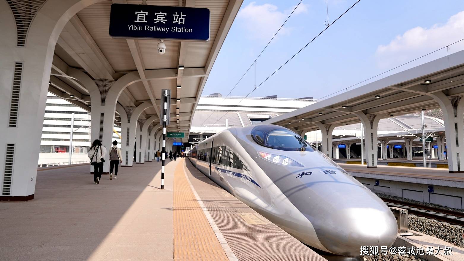 从成都出发依次为:成都东,天府,三岔湖,天府机场,资阳西,资中西,威远