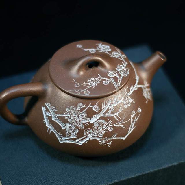 紫砂陶刻技法:刻工,刻绘,执刀,书法,绘画_刀法_线条_意境