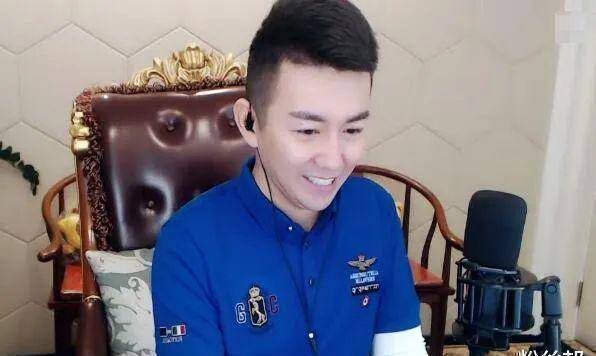 而晚上9点档跟恩师同点出镜,但是师傅大佛这个人虽然表面笑哈哈,但私