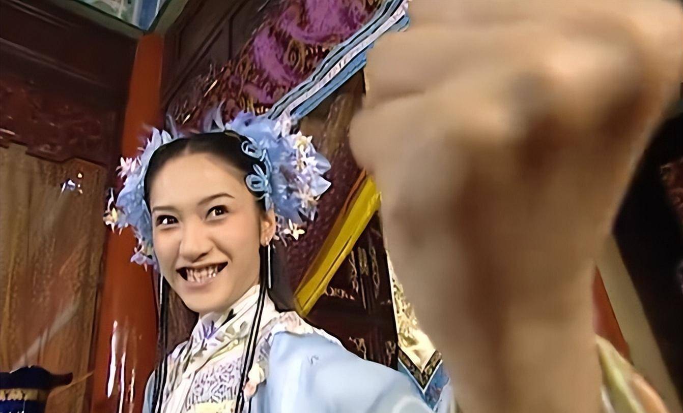 后来也没走到最后,好在在39岁嫁给了自己的男闺蜜,终获幸福!