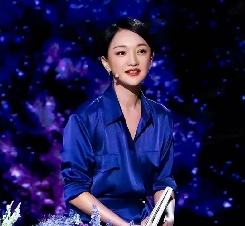 周迅以读者的身份出现!