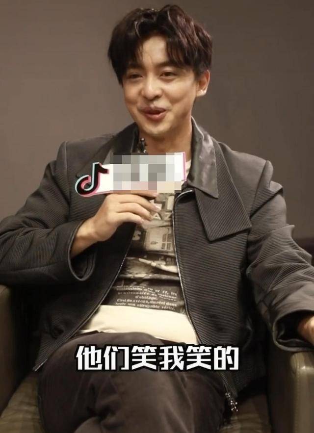 《爱情公寓5》李佳航称自己笑点低,然而笑场都是因为张伟自己_胡一菲