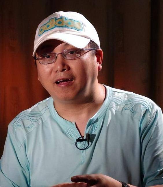 却被伴舞砍伤缝130针,毁容后沦落去卖马桶_陈少华_刘梦琪_弟弟