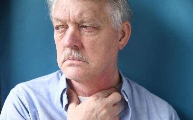 嗓子不舒服,喉咙发痒,还经常咳嗽,可能是这三个原因引起的!