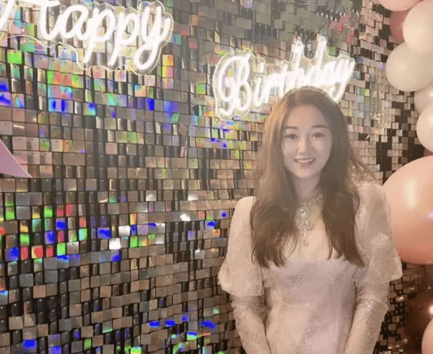 留美千亿三姐妹的现状,姚安娜进入娱乐圈,袁九儿回归家族公司_何超欣