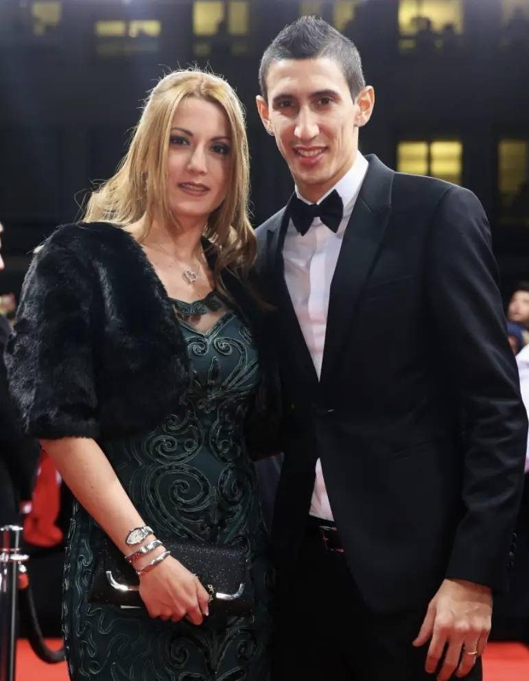 "天使"迪马利亚为父母买房的大孝子,妻子大他6岁,是貌美学霸_足球运动