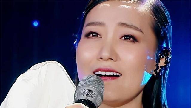 原以为可能会邀请到一众知名歌手,如宋祖英,谭晶,雷佳等,这样的阵容会