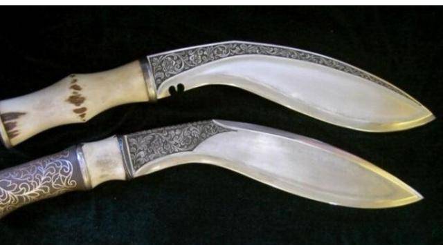 最好的反曲刀:士兵把名字刻在刀上,一刀能砍下牛头_弯刀_尼泊尔_武器