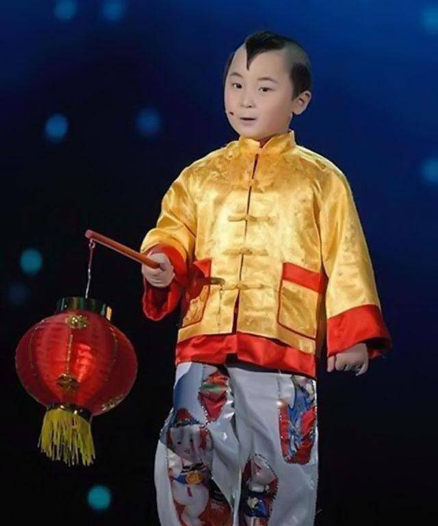 "摇钱树"邓鸣贺6岁两登舞台,8岁丧命血病,唯一胞妹如今怎样了?