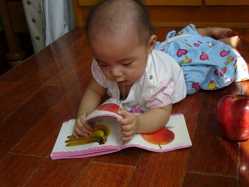 为什么你家宝宝不爱看书？家长别气恼，这几个原因家长要尽早了解 