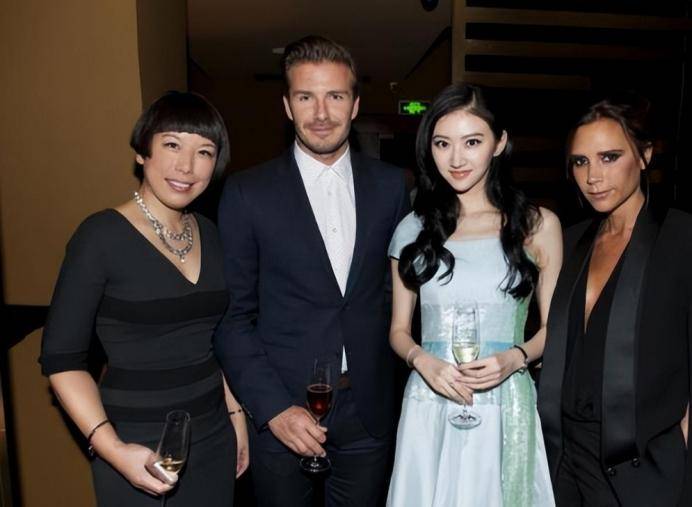 就连当初敢畅所欲言抨击娱乐圈的国民老公王思聪,在讨论到景甜话题的