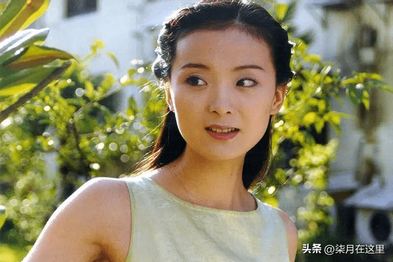 她是《还珠格格》的晴格格,嫁给百亿富豪当奴婢用,48岁无奈复出_王艳