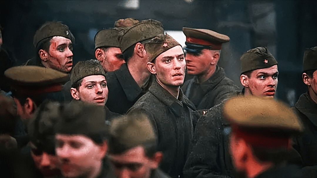 《兵临城下》:从镜头语言,看"斯大林格勒战役"的心理暗示