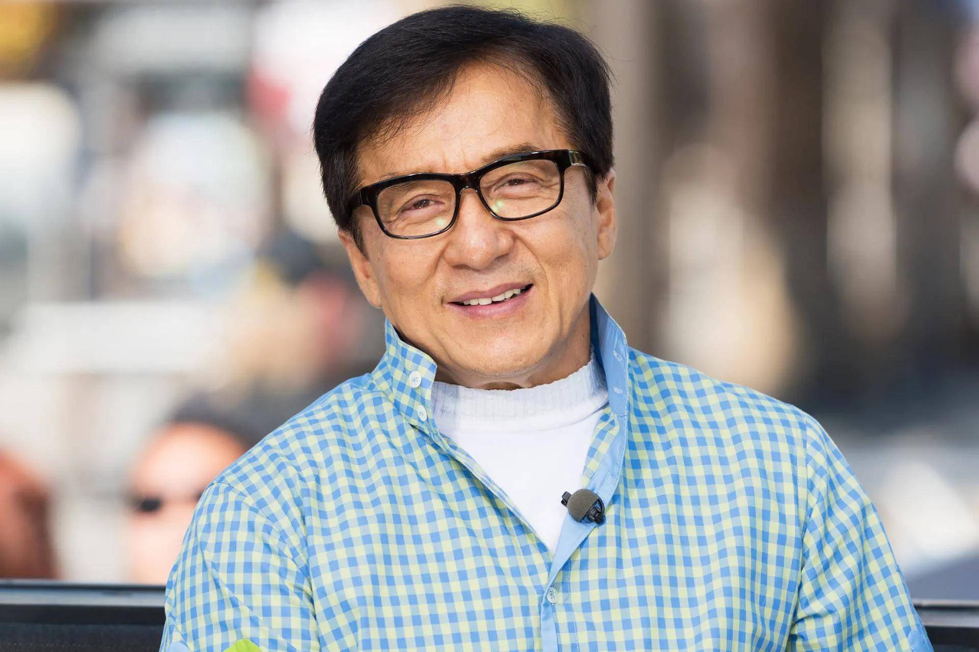 成龙的新电影票房不高,原因是她做了女主角,拉低了票房